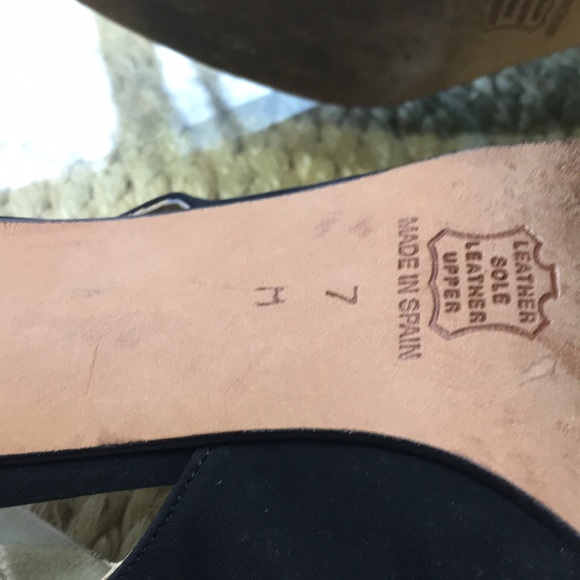 Ricochet black silk sling backs shaped gold heels - Picture 5 of 6